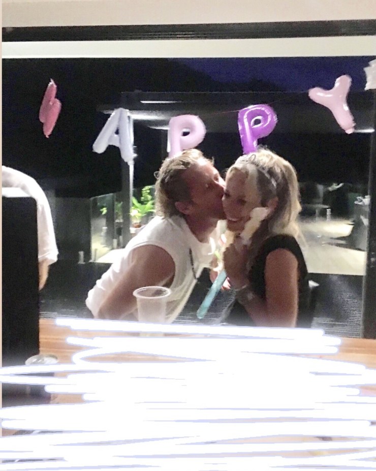 E5B950A1-CCF5-412B-AD31-EB3CF9D102BF